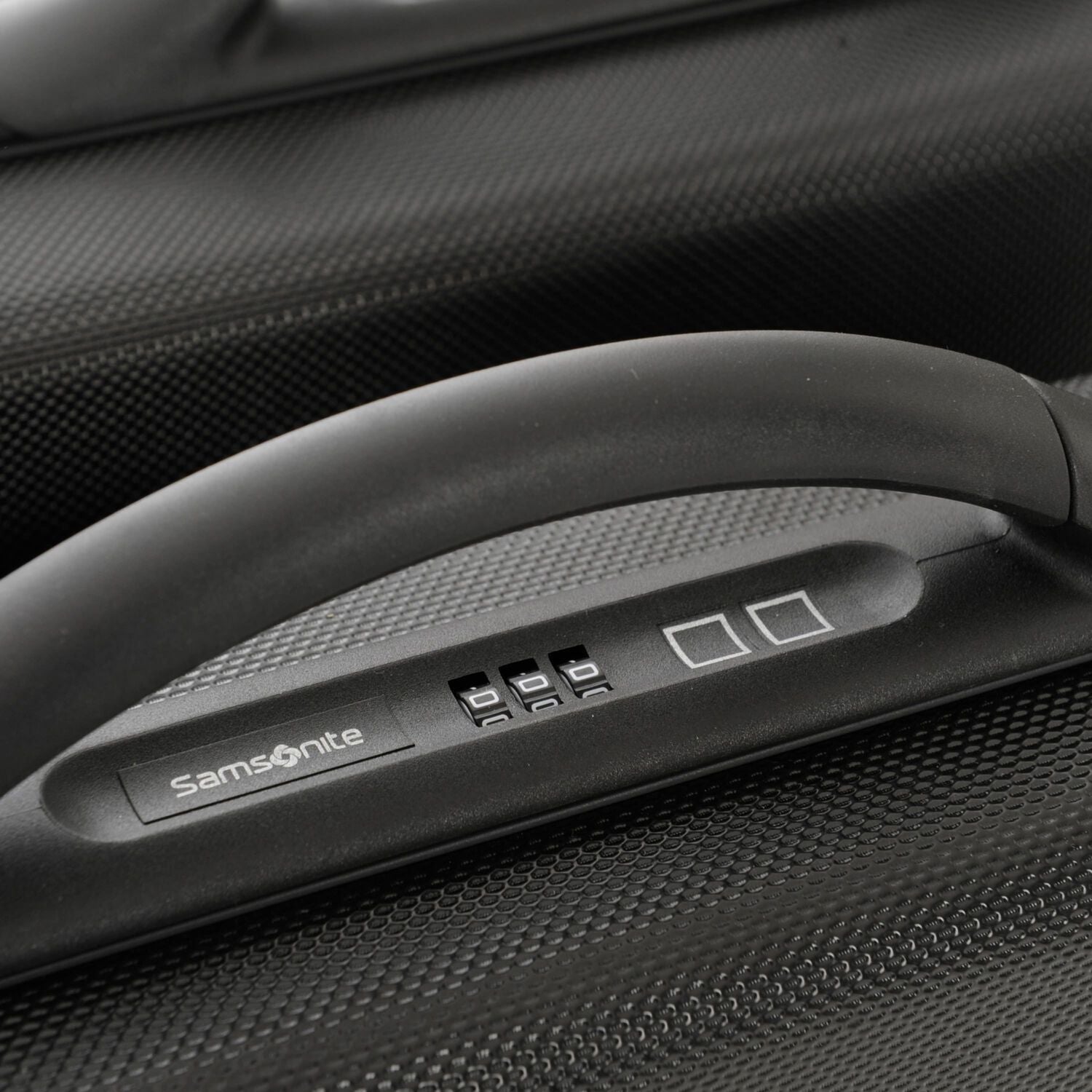 Samsonite Focus III 6' Black Attache